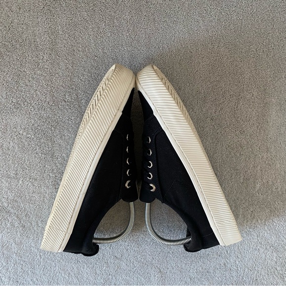 Cariuma Shoes Womens 9 Black OCA Low Top Canvas Sneaker 100103B01W090 - Picture 5 of 7